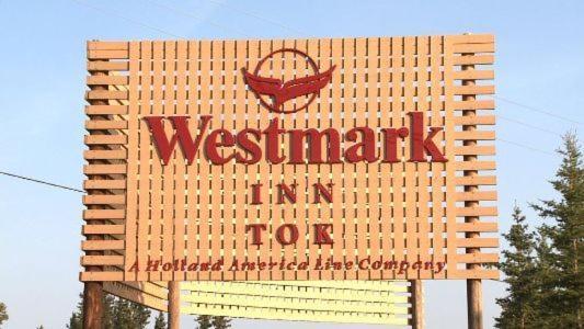 Westmark Inn Tok Bagian luar foto